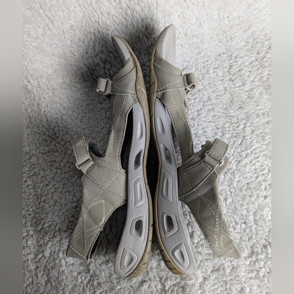 COLUMBIA Women Sandals Beige Color Size 9 Perfect For Outdoor Activities - Picture 6 of 8